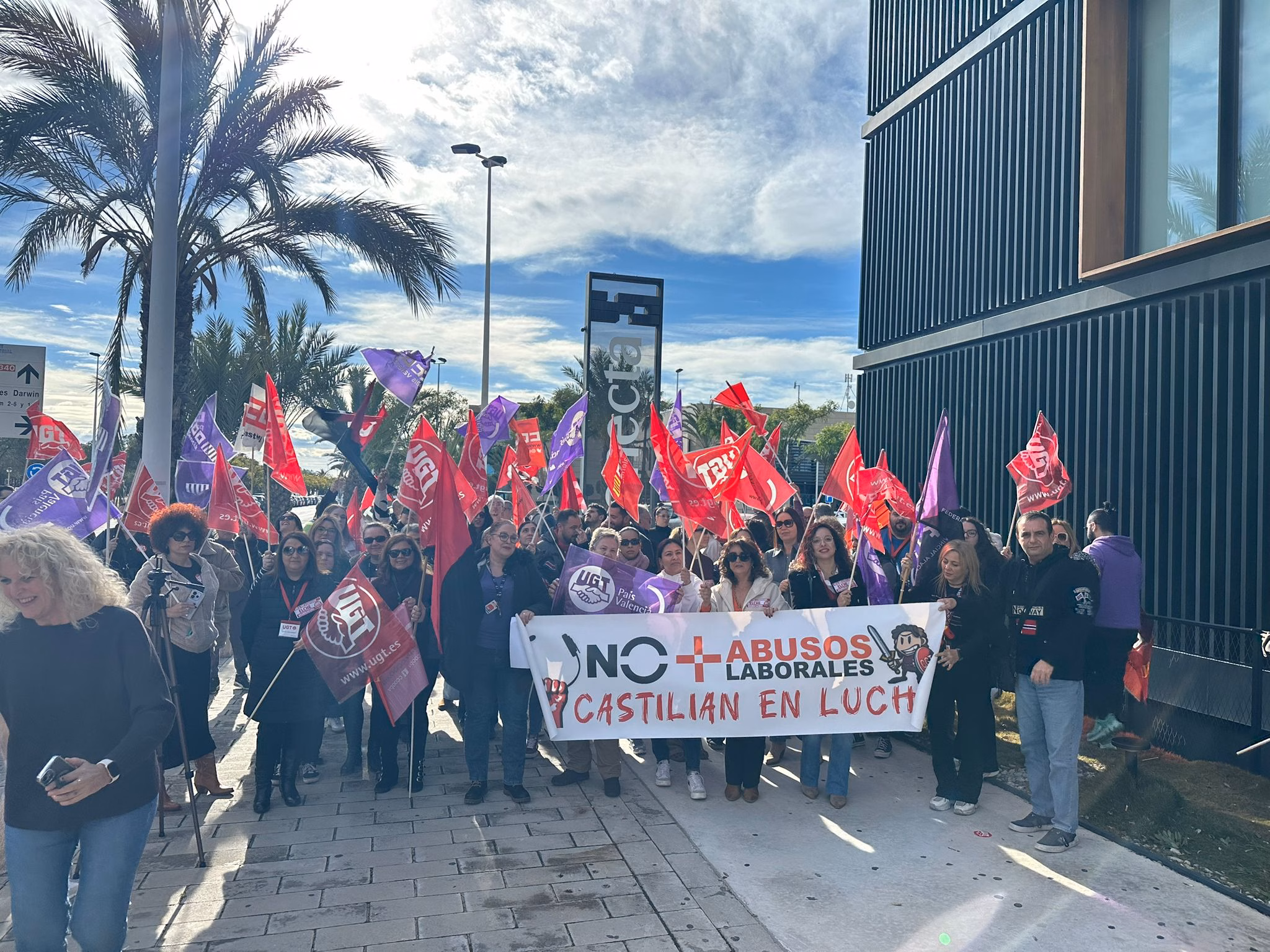 CCOO se moviliza contra la crisis de empleo en Elche, agravada por los ERE de Analco, María Jaén y Konecta