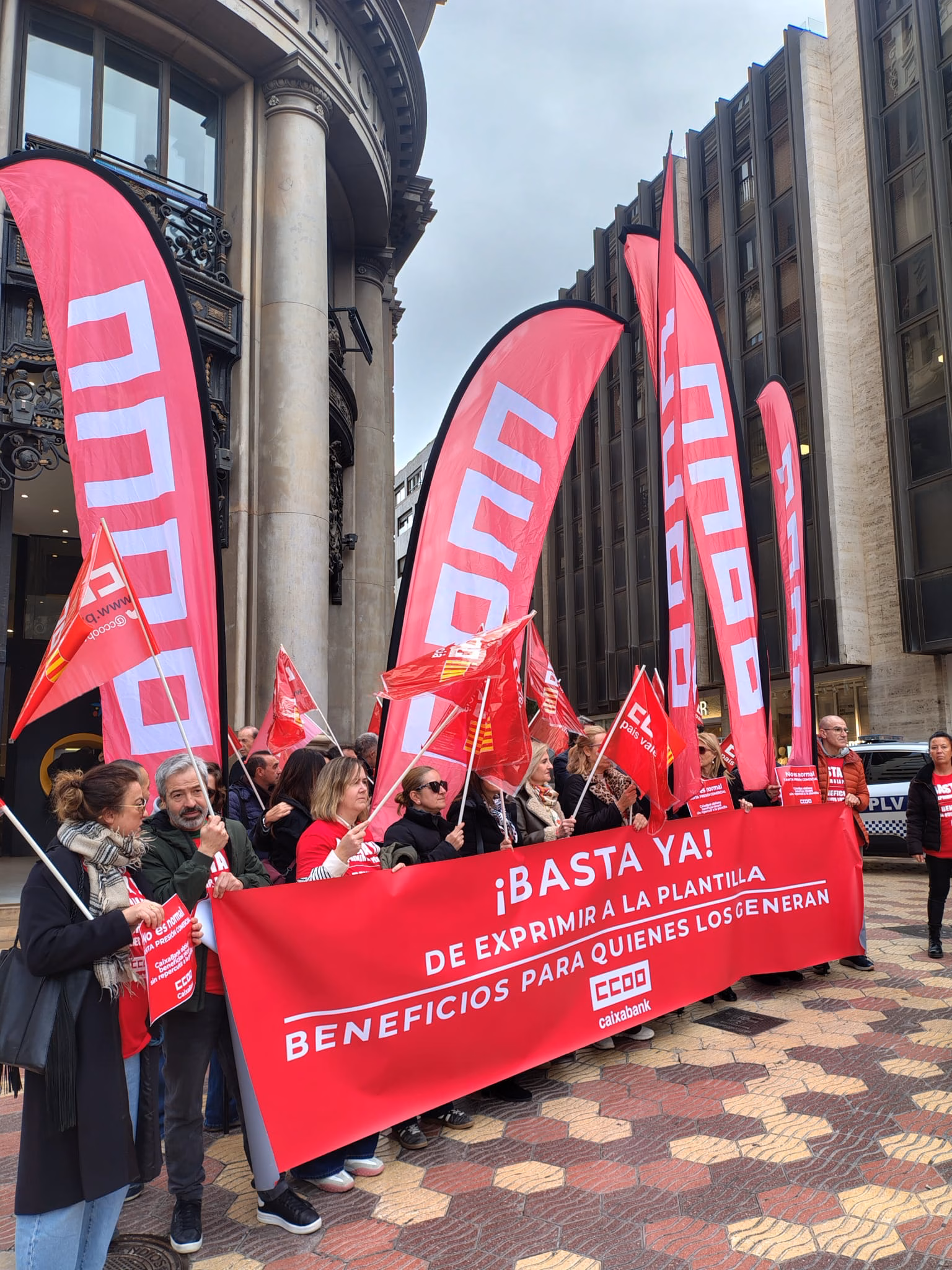 La plantilla de CaixaBank es mobilitza contra el repartiment desigual de beneficis